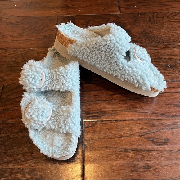 Papillo by Birkenstock Arizona Big Buckle Shearling Sandals - Picture 1 of 8